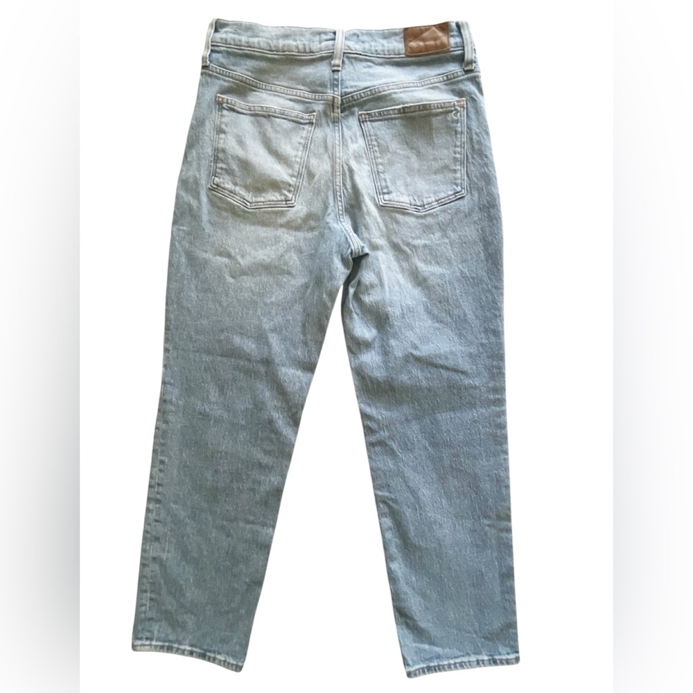 Madewell Petite Relaxed Jeans in Springtide Wash - Picture 4 of 10
